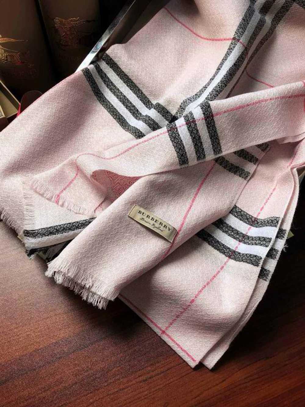 Bv*b*rry Scarf